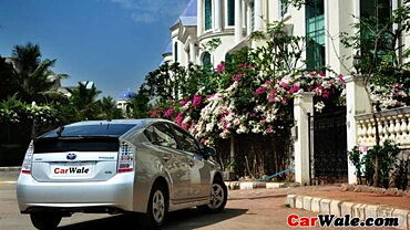 Discontinued Toyota Prius 2009 Rear View