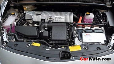 Discontinued Toyota Prius 2009 Engine Bay