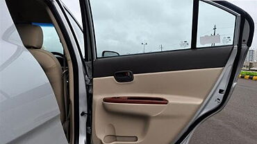 Hyundai Verna Transform [2010-2011] Door Handles