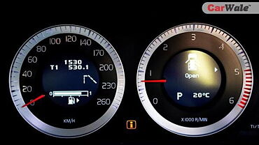 Discontinued Volvo XC60 2013 Instrument Panel