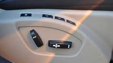 Discontinued Volvo XC60 2013 Interior