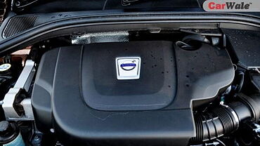 Discontinued Volvo XC60 2013 Engine Bay