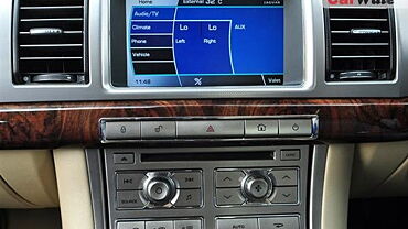 Discontinued Jaguar XF 2013 Interior