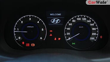 Discontinued Hyundai Verna 2011 Instrument Panel