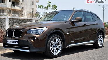 BMW X1 [2010-2012] Left Front Three Quarter