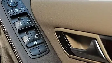 Mercedes-Benz R-Class Images - R-Class Interior & Exterior Photo ...