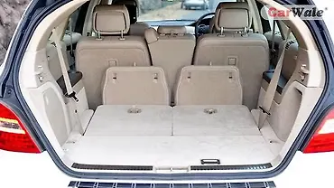 R-Class Boot Space Image, R-Class Photos in India - CarWale