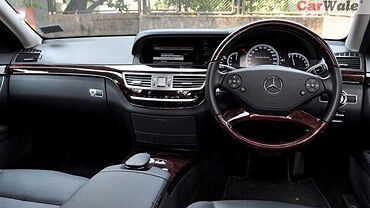 Discontinued Mercedes-Benz S-Class 2010 Interior