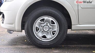 Discontinued Tata Aria 2010 Wheels-Tyres