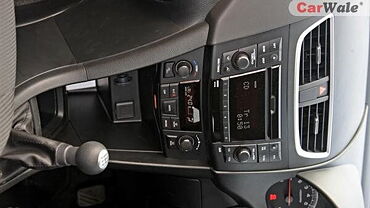 Discontinued Maruti Suzuki Swift 2011 Interior