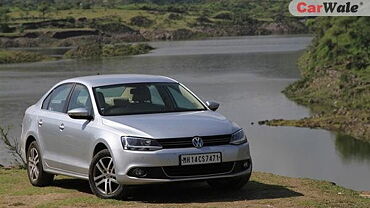 Discontinued Volkswagen Jetta 2013 Left Front Three Quarter