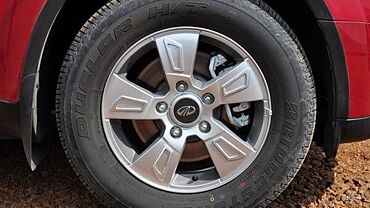 Discontinued Mahindra XUV500 2011 Wheels-Tyres