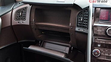 Discontinued Mahindra XUV500 2011 Interior