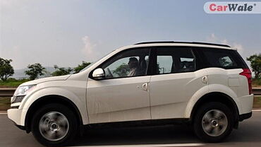 Discontinued Mahindra XUV500 2011 Driving