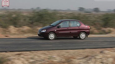 Discontinued Tata Indigo eCS 2010 Driving