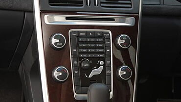 Discontinued Volvo XC60 2013 Interior