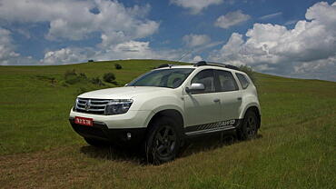 Discontinued Renault Duster 2012 Left Front Three Quarter