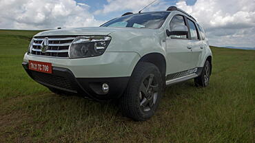Discontinued Renault Duster 2012 Left Front Three Quarter