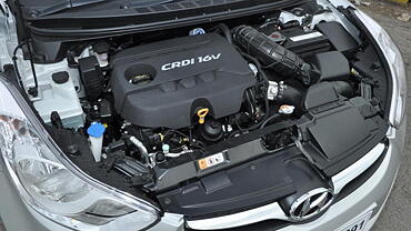 Discontinued Hyundai Elantra 2012 Engine Bay