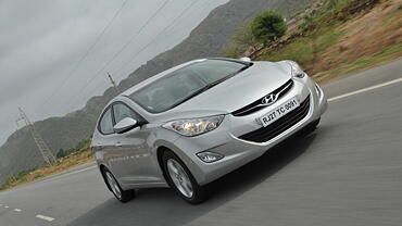 Discontinued Hyundai Elantra 2012 Driving