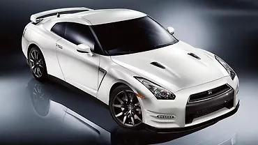Nissan unveils 2013 GT-R