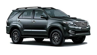 Toyota Fortuner [2012-2016] Right Front Three Quarter