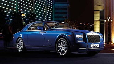 Rolls-Royce Phantom Coupe Right Front Three Quarter