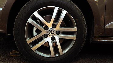 Volkswagen Jetta Wheels-Tyres