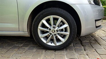 Discontinued Skoda Octavia 2013 Wheels-Tyres