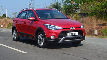 Discontinued Hyundai i20 Active 2015 Front View