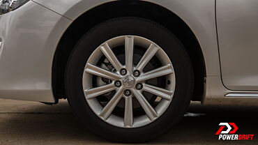 Toyota Camry [2012-2015] Wheels-Tyres