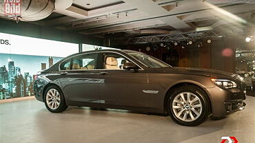 Discontinued BMW 7 Series 2013 Left Side View