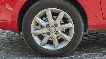 Tata Bolt Wheels-Tyres