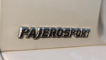Mitsubishi Pajero Sport Badges