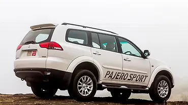 Mitsubishi Pajero Sport Right Rear Three Quarter Mitsubishi Pajero Sport Right Rear Three Quarter