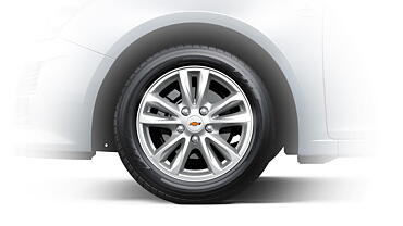 Discontinued Chevrolet Cruze 2014 Wheels-Tyres
