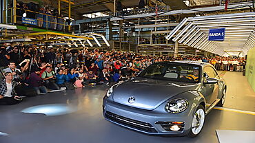 Volkswagen Beetle production ends; final unit rolls off the production line