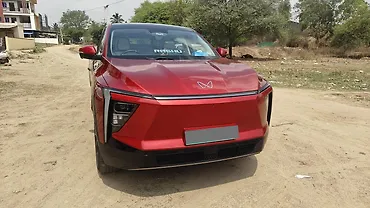 2025 Mahindra XEV 9e Pack Three 79.0 kWh 11.2kW Charger