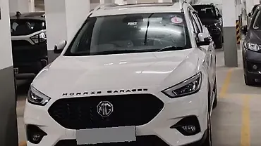 2025 MG Astor Select 1.5 CVT Blackstorm
