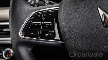 Mahindra XUV700 Steering Mounted Controls