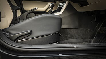 Volkswagen Virtus [2022-2023] Seat Adjustment Manual for Driver