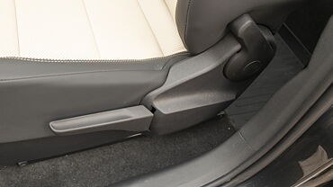 Discontinued Volkswagen Virtus 2022 Seat Adjustment Manual for Front Passenger