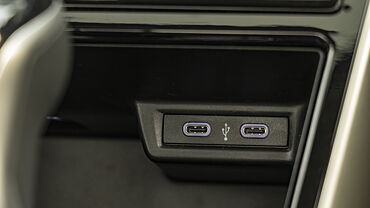 Volkswagen Virtus [2022-2023] USB Port/AUX/Power Socket/Wireless Charging