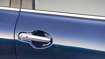 Fronx Front Door Handle Image, Fronx Photos in India - CarWale