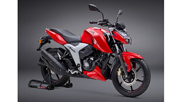 22 Tvs Apache Rtr 160 4v Available In Four Colours Bikewale