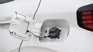 Hyundai Venue [2022-2023] Open Fuel Lid