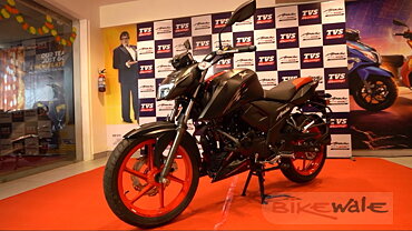 21 Tvs Apache Rtr 160 4v What S New Bikewale