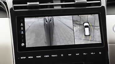 Hyundai Tucson 360-Degree Camera Control