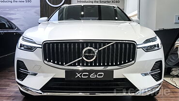 Discontinued Volvo XC60 2021 Front View