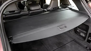 Land Rover Range Rover Bootspace with Parcel Tray/Retractable